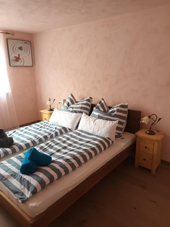 Musik Und Theater Gasthof Roessle - Rooms For Angels Burladingen Exterior foto
