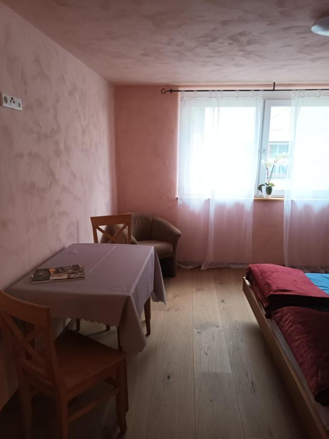Musik Und Theater Gasthof Roessle - Rooms For Angels Burladingen Exterior foto